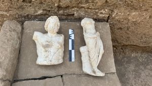 Aspendos Antik Kenti’nde Eski Yunan Tanrıları: 2 Bin Yıllık Zeus ve Afrodit Heykelleri Keşfedildi