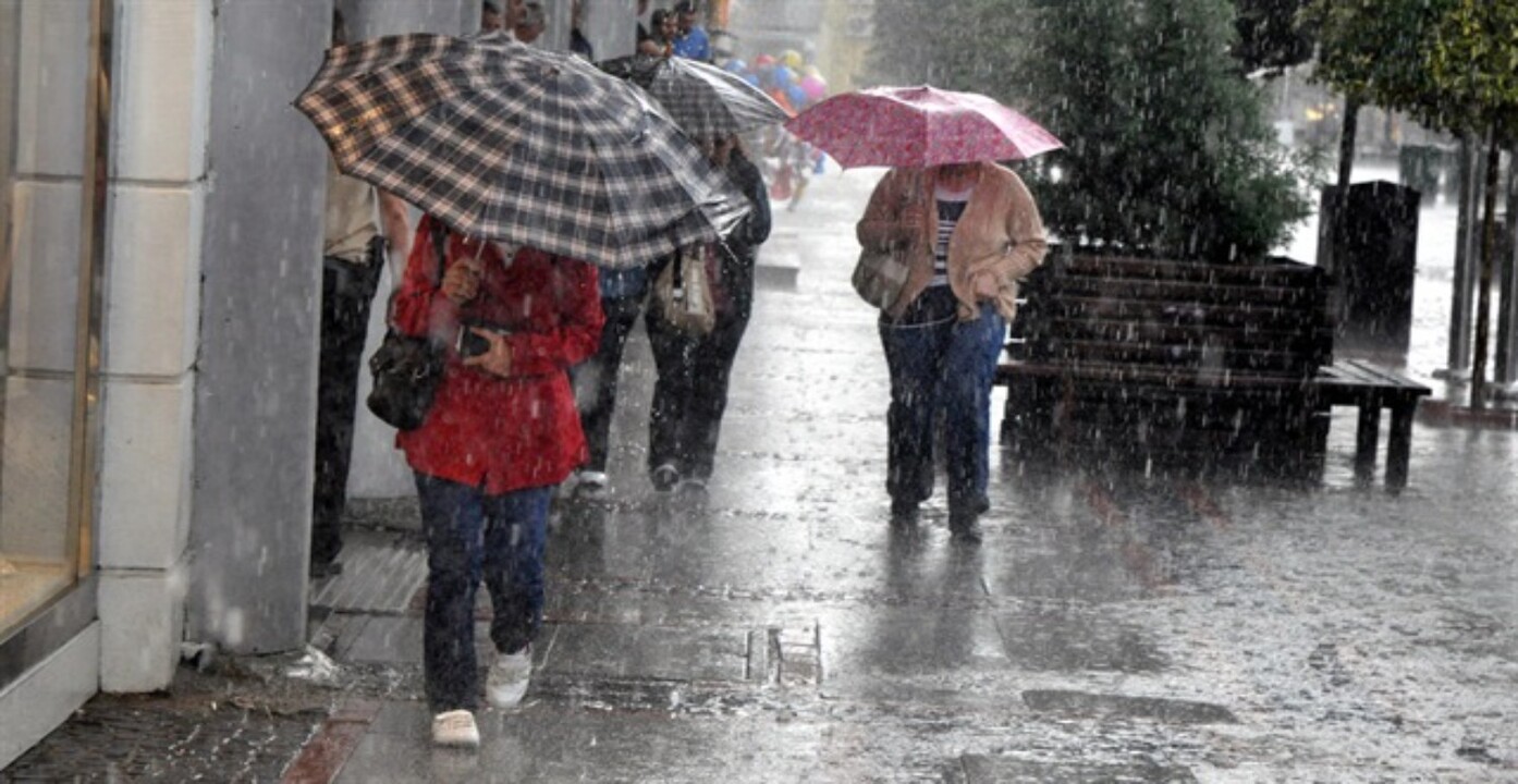 İstanbul'da sağanak yağış bekleniyor: Tarih ve saat verildi