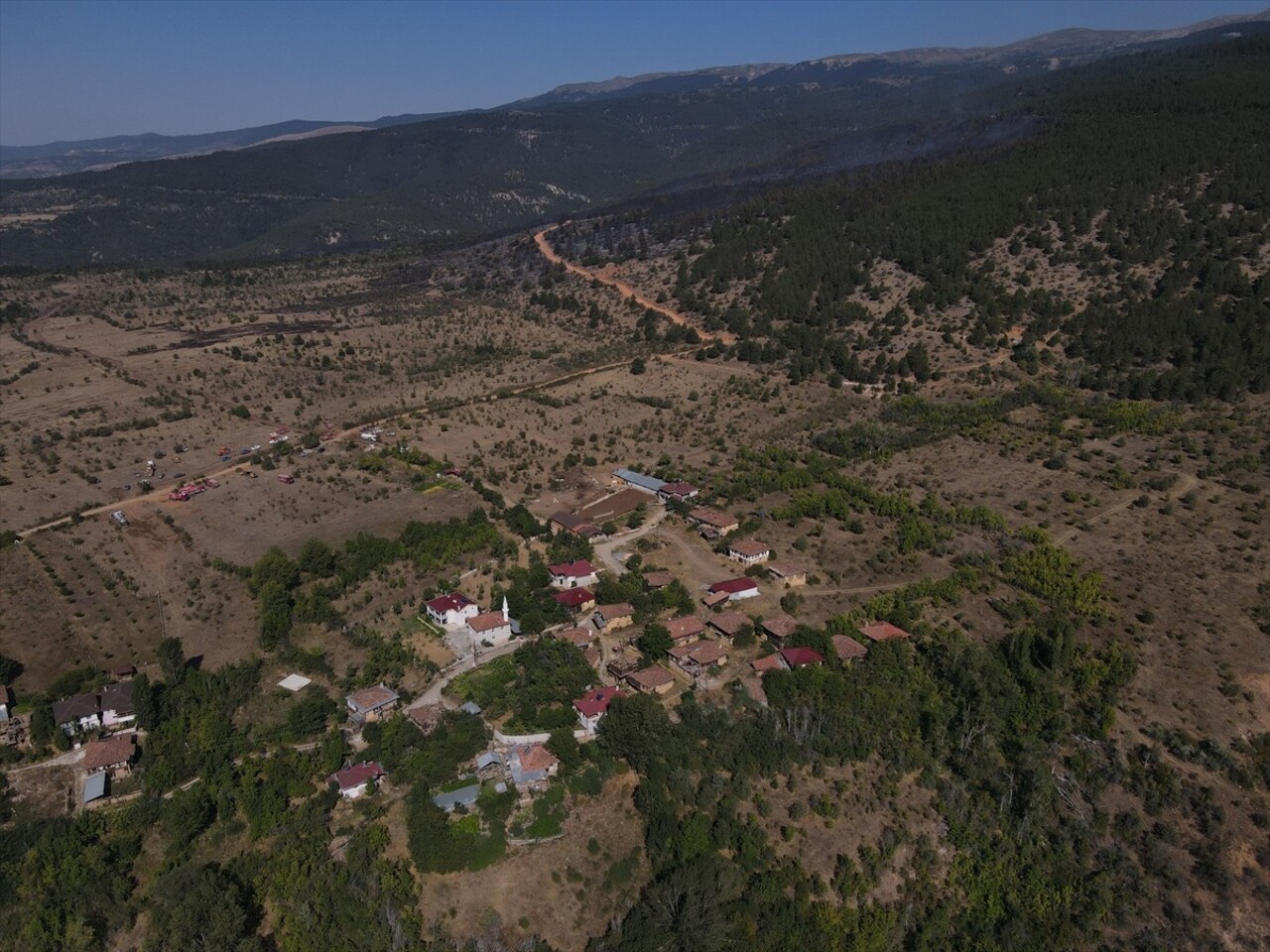 Çankırı'nın Ilgaz ilçesinde dün çıkan orman yangını kontrol altına alındı. 