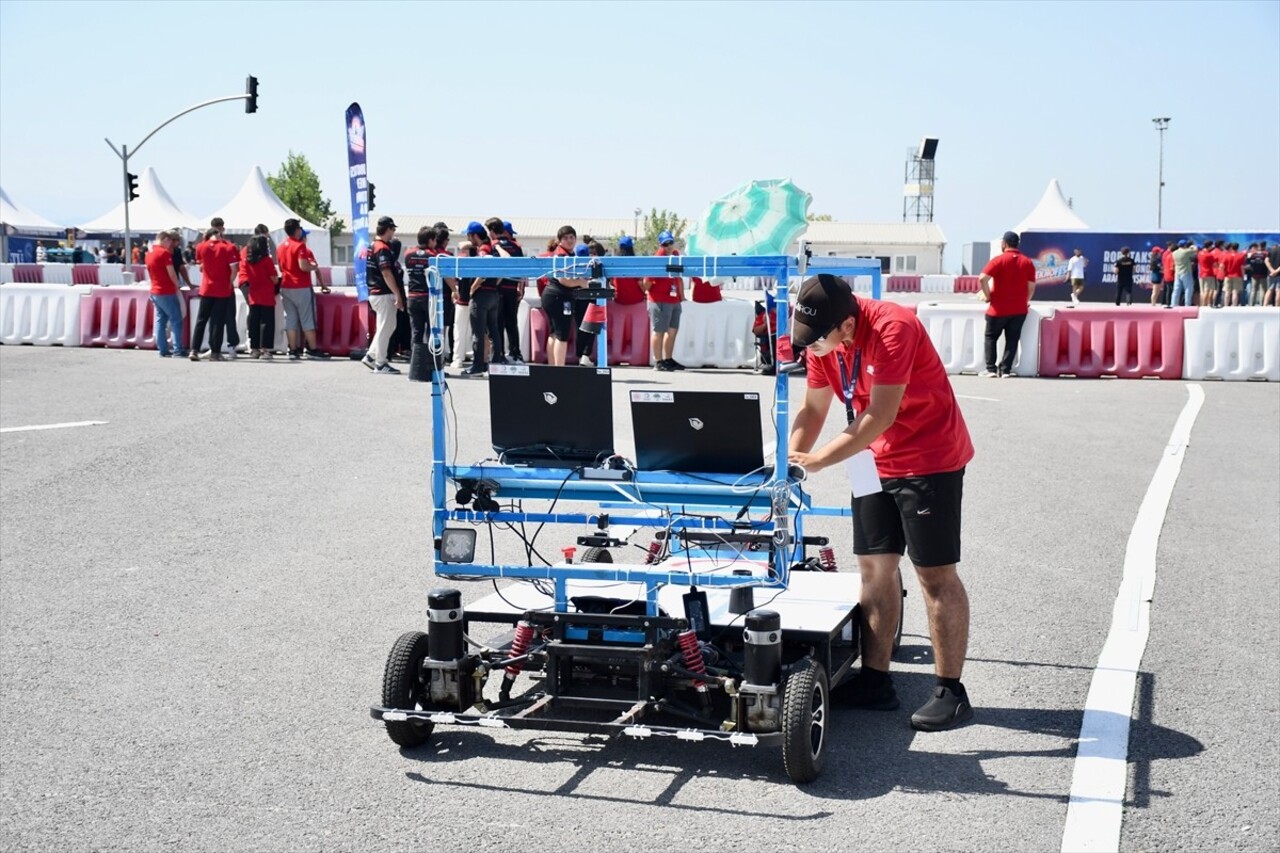 Havacılık, Uzay ve Teknoloji Festivali TEKNOFEST kapsamında düzenlenen Robotaksi Binek Otonom Araç...