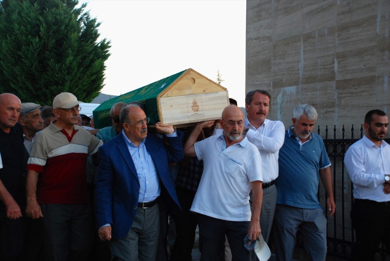 İstanbul'da tedavi gördüğü hastanede 79 yaşında hayatını kaybeden yazar ve akademisyen Prof. Dr....