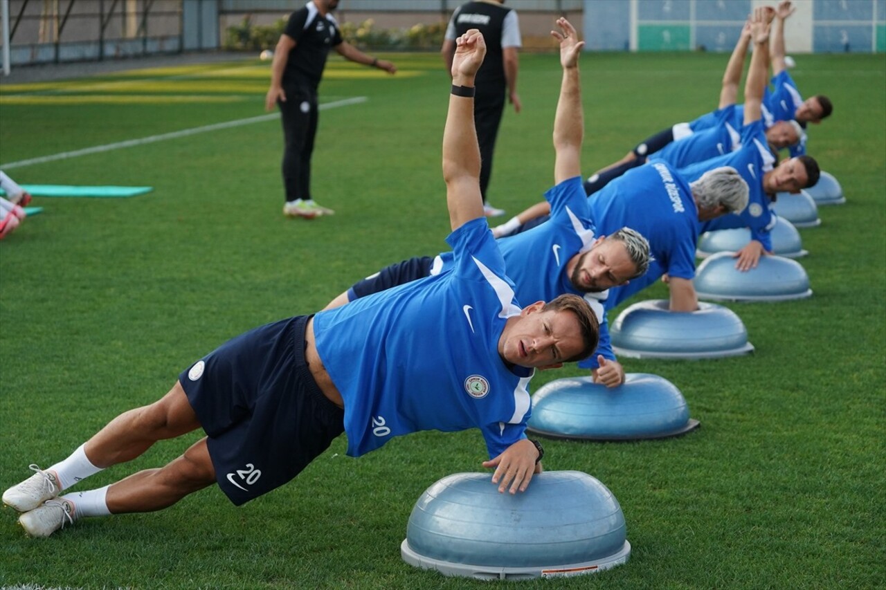 Çaykur Rizespor, Trendyol Süper Lig'in 3. haftasında sahasında Fenerbahçe ile yapacağı maçın...