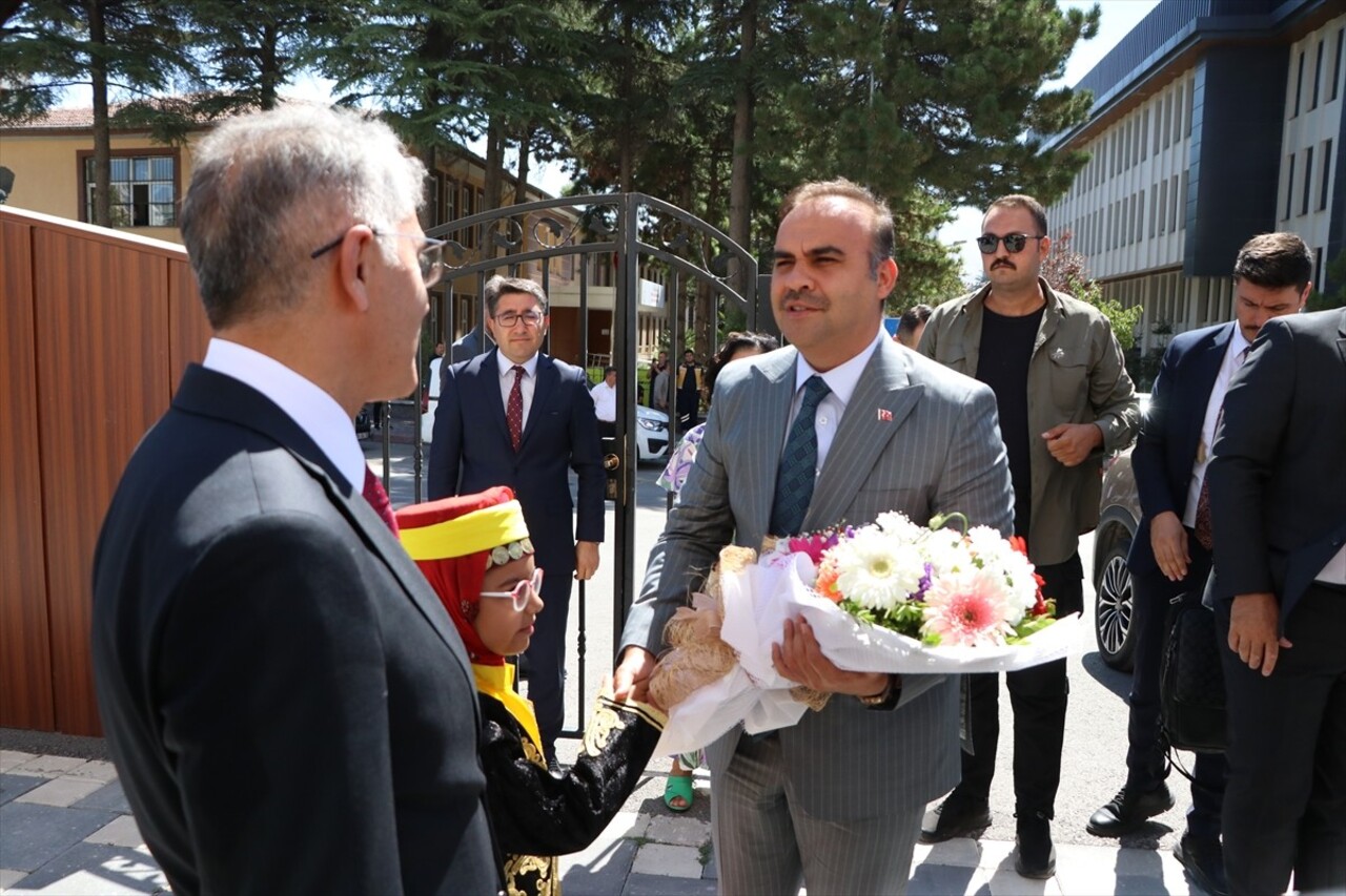 Sanayi ve Teknoloji Bakanı Mehmet Fatih Kacır, Niğde OSB'de düzenlenen Toplu Açılış ve Temel Atma...