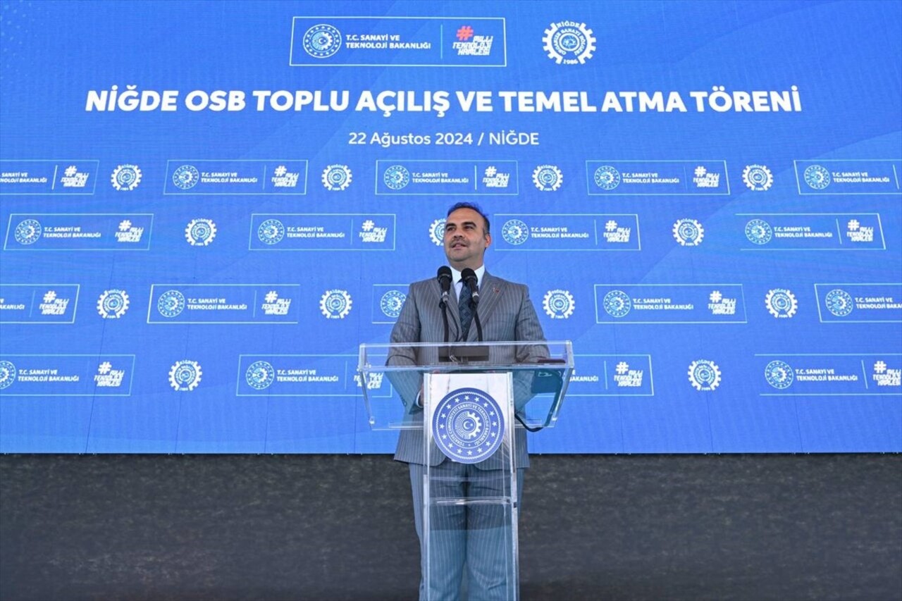 Sanayi ve Teknoloji Bakanı Mehmet Fatih Kacır, Niğde OSB'de düzenlenen Toplu Açılış ve Temel Atma...