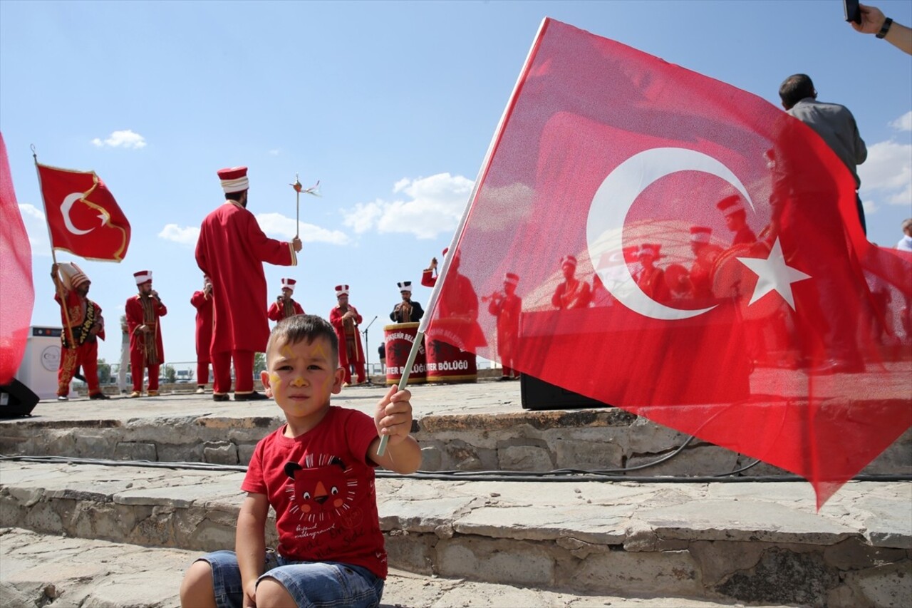 Muş'un Malazgirt ilçesinde, Malazgirt Zaferi'nin 953. yıl dönümü kutlamaları, "Sultan Alparslan...