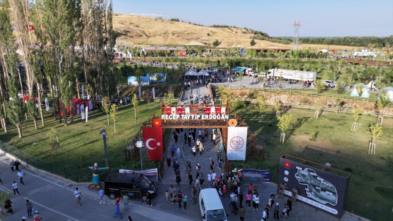 Bitlis'in Ahlat ve Muş'un Malazgirt ilçelerinde düzenlenen Malazgirt Zaferi'nin 953. yıl dönümü...