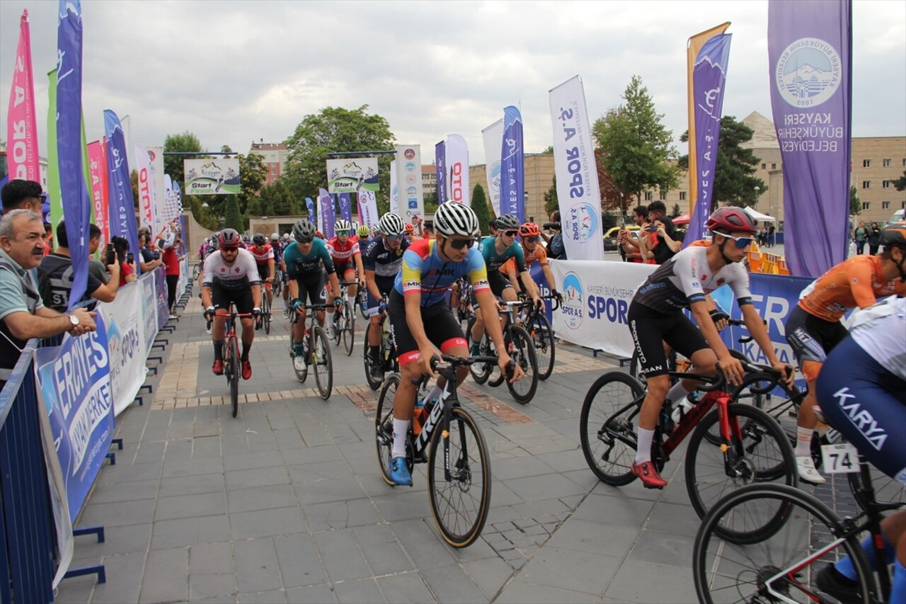 Erciyes Uluslararası Yol ve Dağ Bisikleti Yarışları'nın ikinci gününde Grand Prix Kaisareia etabı...