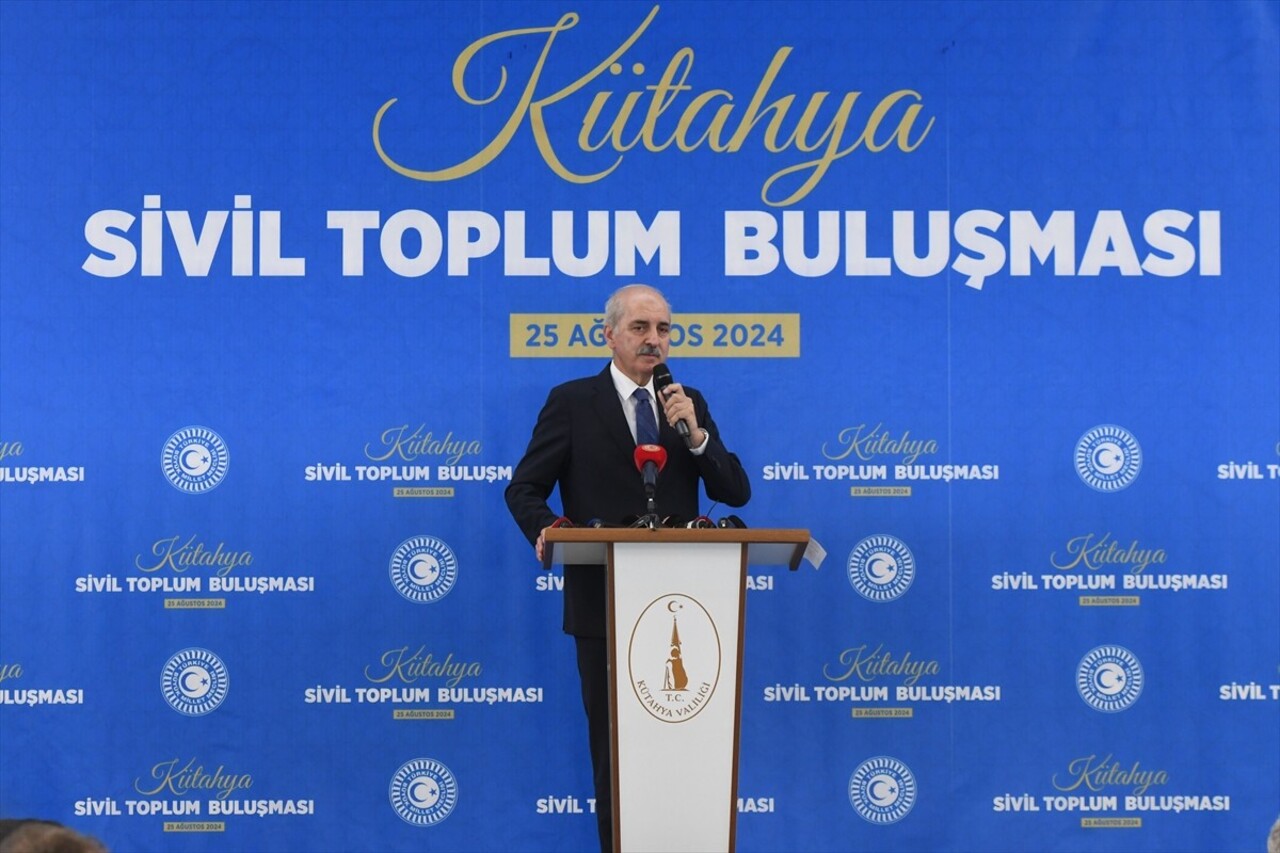 TBMM Başkanı Numan Kurtulmuş, Kütahya'daki bir düğün salonunda sivil toplum kuruluşlarının...