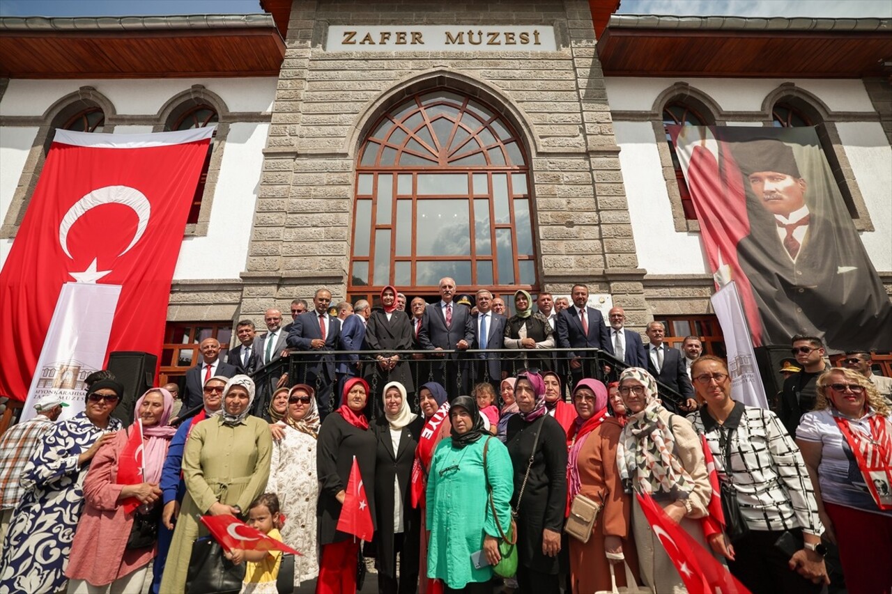 TBMM Başkanı Numan Kurtulmuş, Büyük Zafer'in 102. yıl dönümü dolayısıyla geldiği...