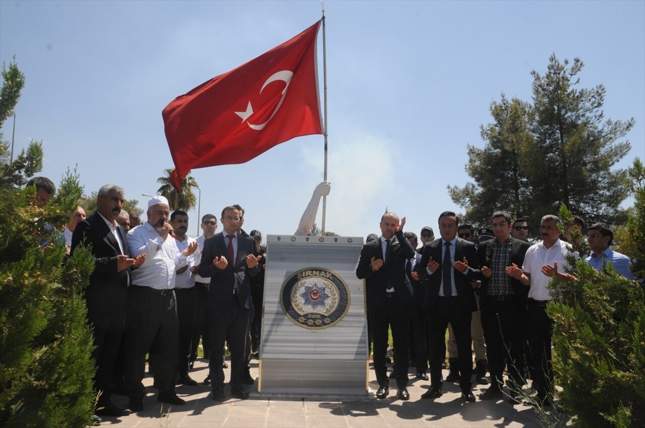 Şırnak'ın Cizre ilçesinde 26 Ağustos 2016'da Çevik Kuvvet Grup Amirliği binasına PKK'lı...