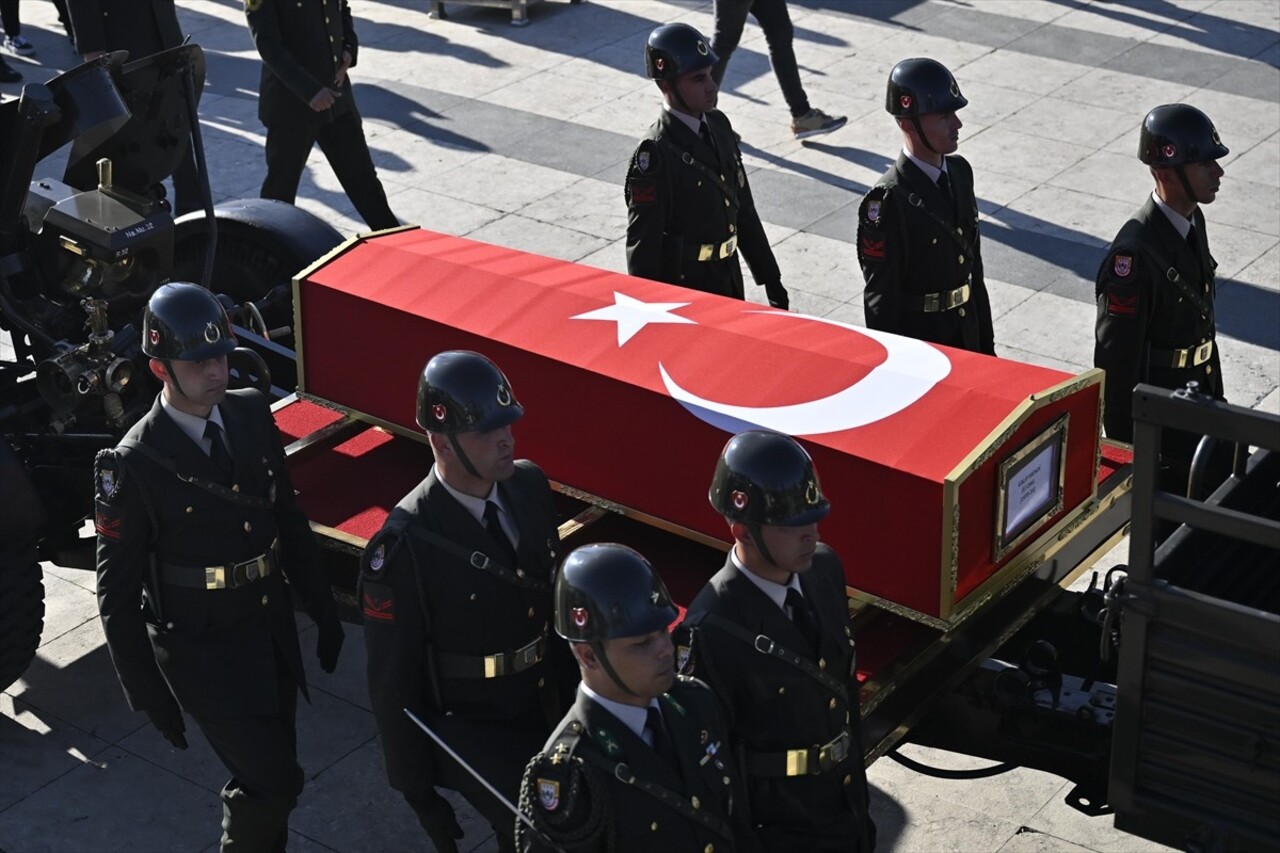 Eski Jandarma Genel Komutanı emekli Orgeneral Galip Mendi, Ankara'da düzenlenen törenle son...