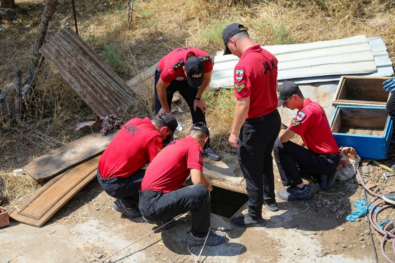 Diyarbakır'ın merkez Bağlar ilçesinde kaybolan 8 yaşındaki Narin Güran'ı arama çalışmaları devam...