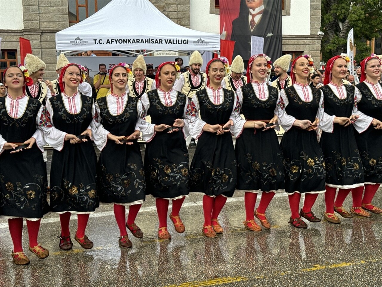 Afyonkarahisar'ın düşman işgalinden kurtuluşunun 102. yıl dönümü törenle kutlandı.
Program...