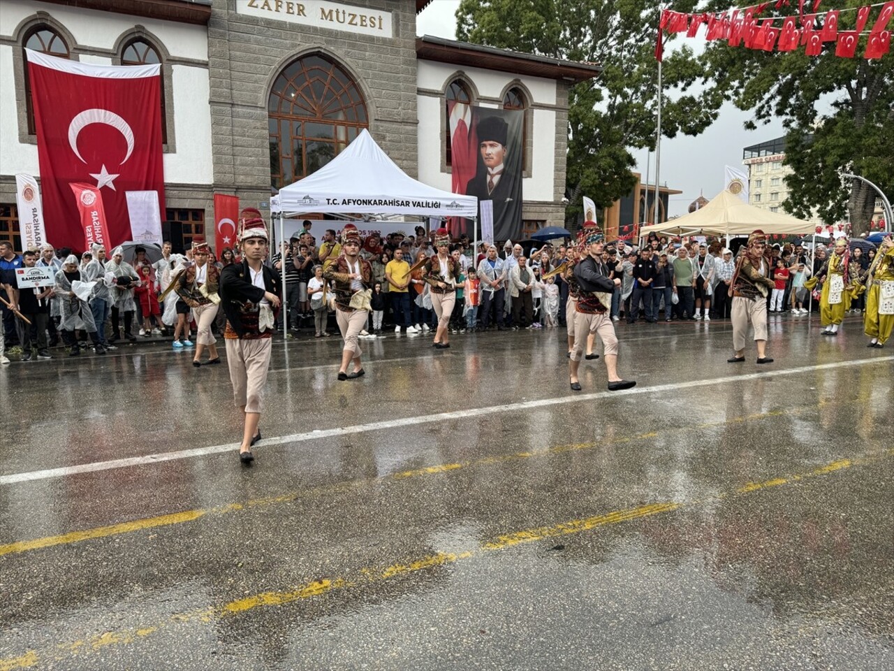 Afyonkarahisar'ın düşman işgalinden kurtuluşunun 102. yıl dönümü törenle kutlandı.
Program...