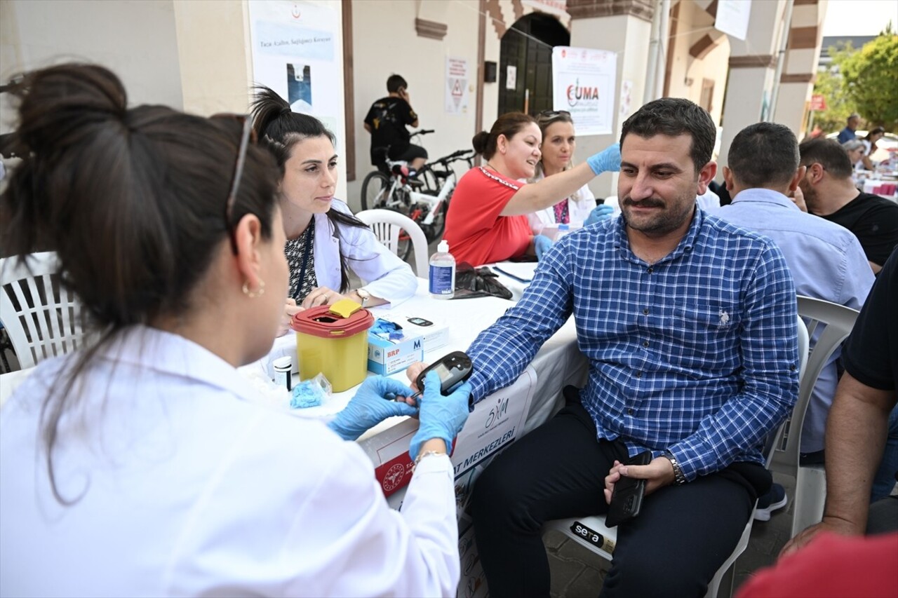 Ankara'da Gölbaşı İlçe Sağlık Müdürlüğü tarafından sağlığa yönelik riskleri azaltmak, sağlıklı...