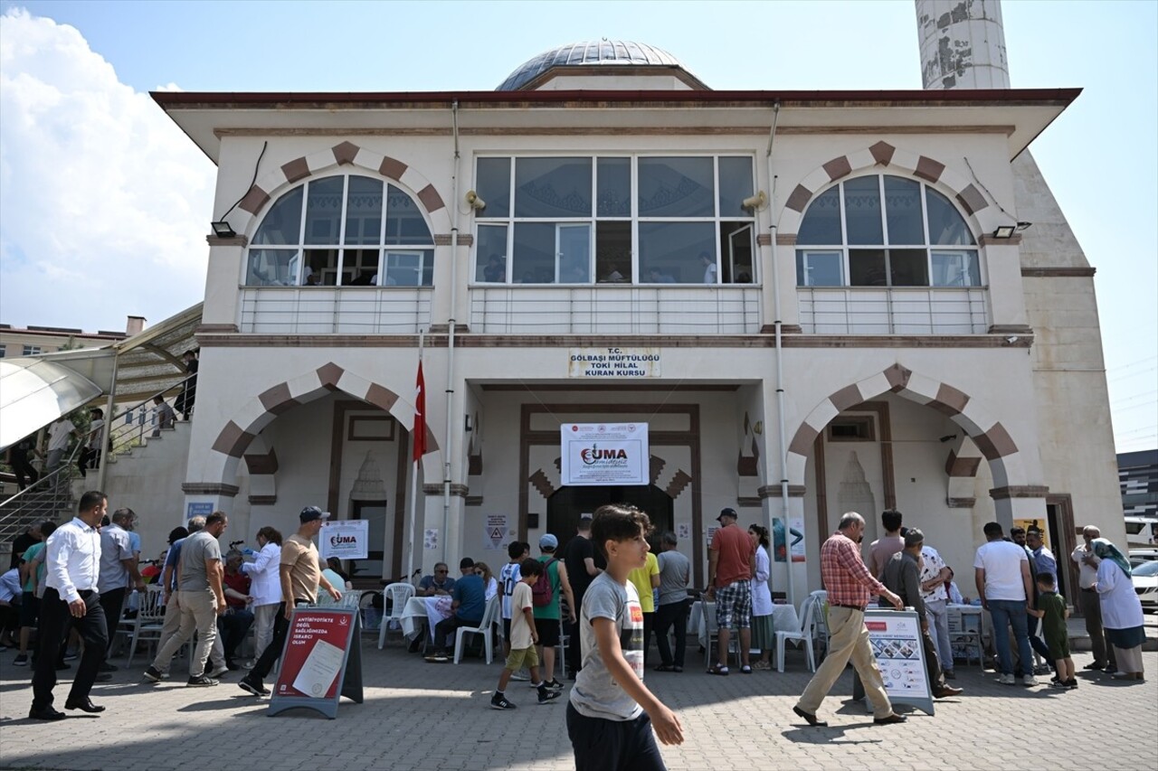 Ankara'da Gölbaşı İlçe Sağlık Müdürlüğü tarafından sağlığa yönelik riskleri azaltmak, sağlıklı...