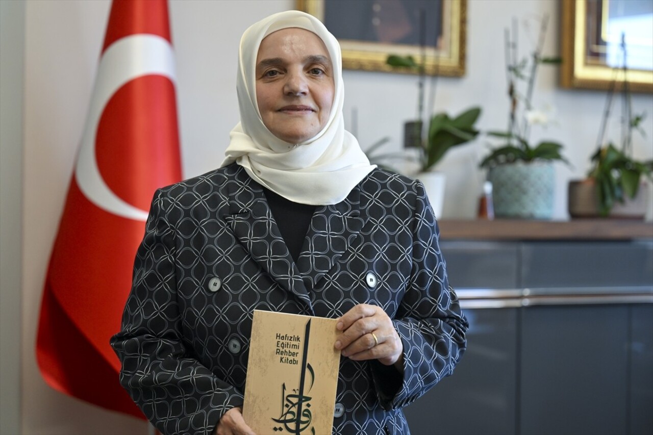 Diyanet İşleri Başkanlığı, hafız olmak isteyen öğrencilere yönelik "Hafızlık Eğitimi Rehber...