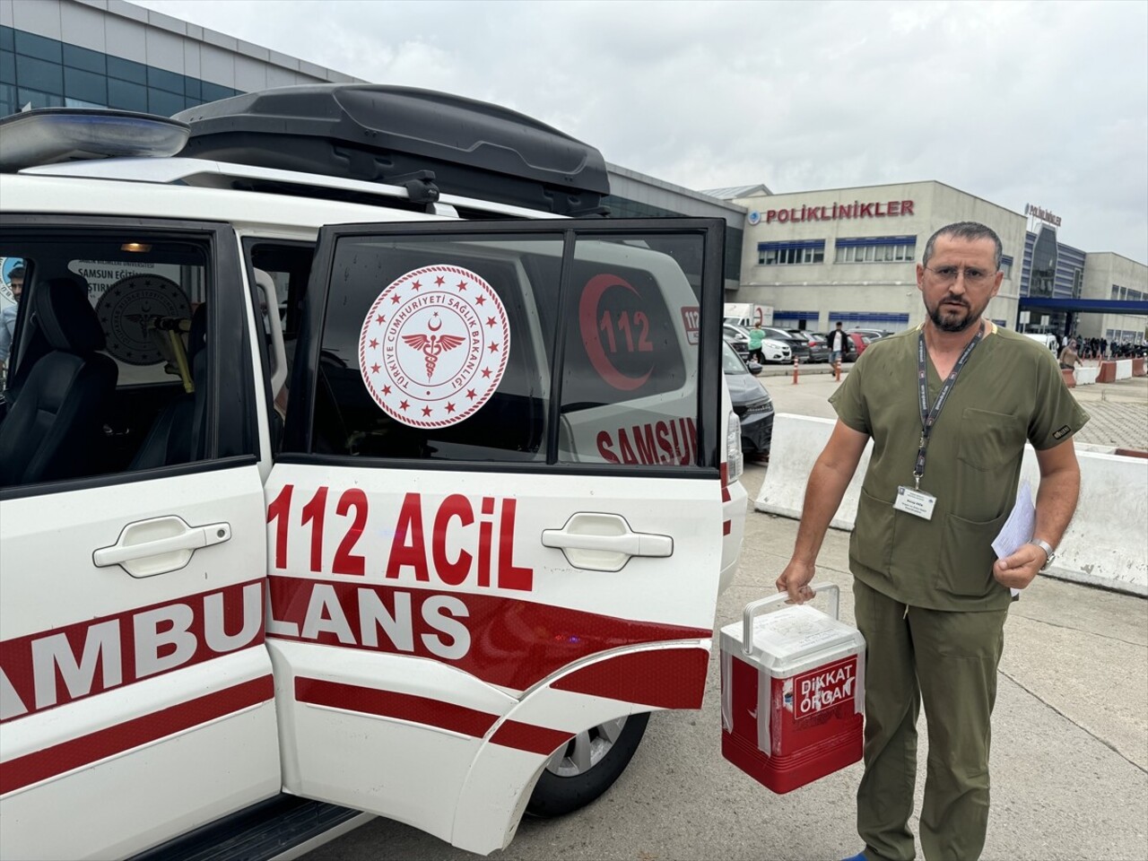 Samsun'un Kavak ilçesinde annesi ve kardeşinin hayatını kaybettiği trafik kazasında ağır yaralanan...