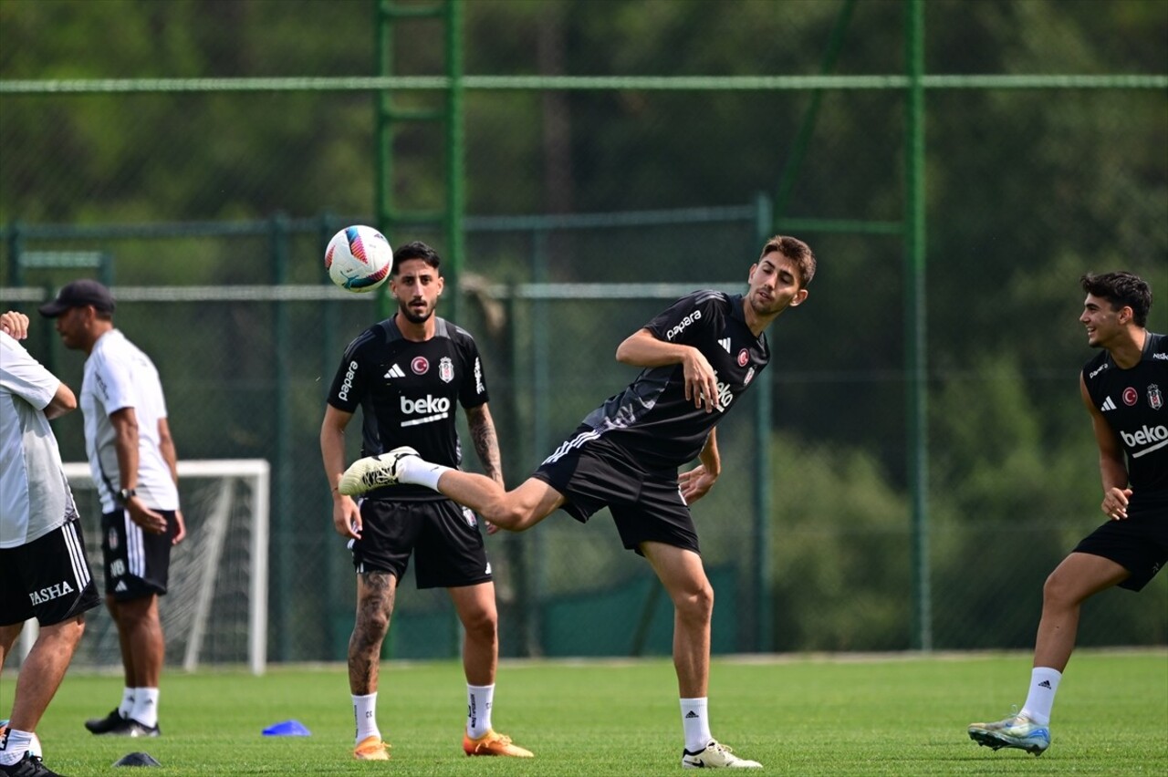 UEFA Avrupa Ligi play-off turu rövanşında yarın İsviçre'nin Lugano takımını konuk edecek Beşiktaş...