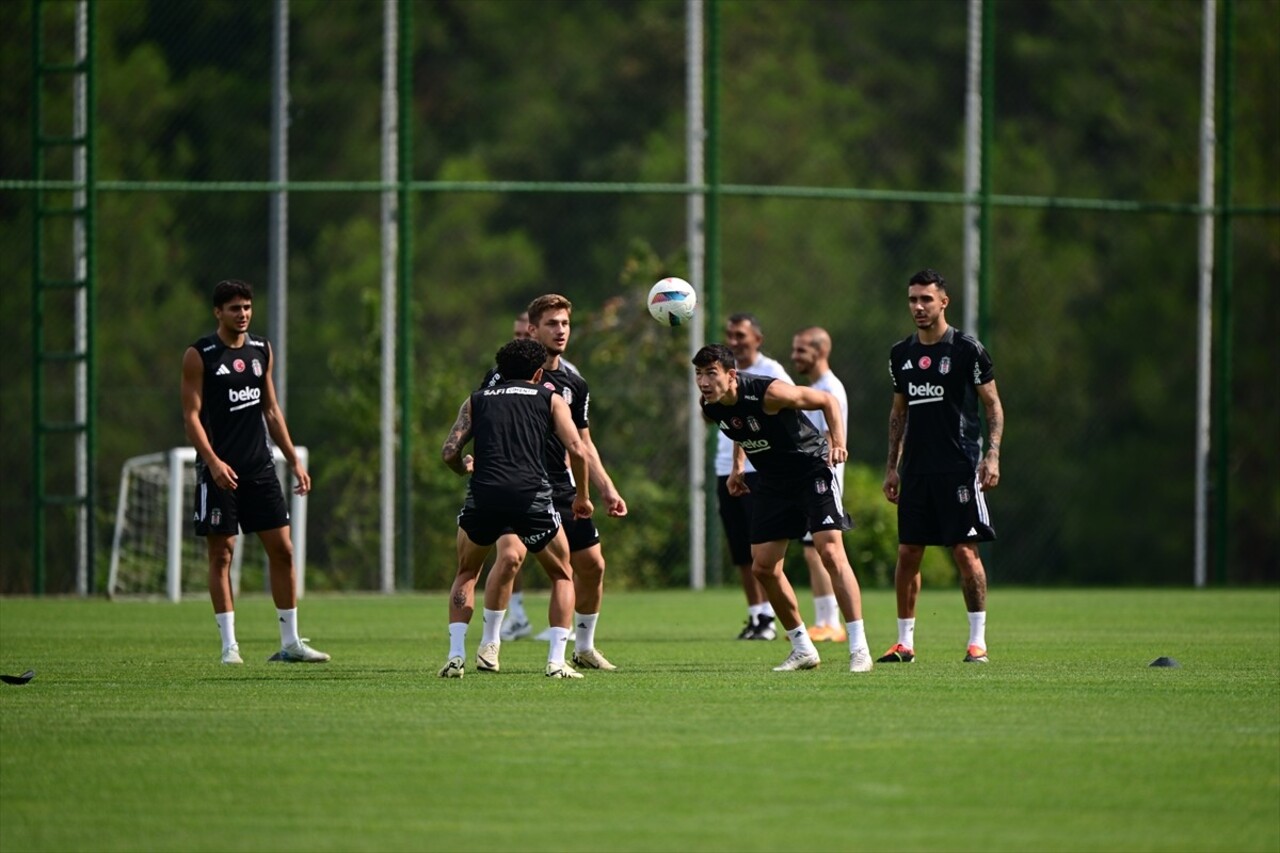 UEFA Avrupa Ligi play-off turu rövanşında yarın İsviçre'nin Lugano takımını konuk edecek Beşiktaş...