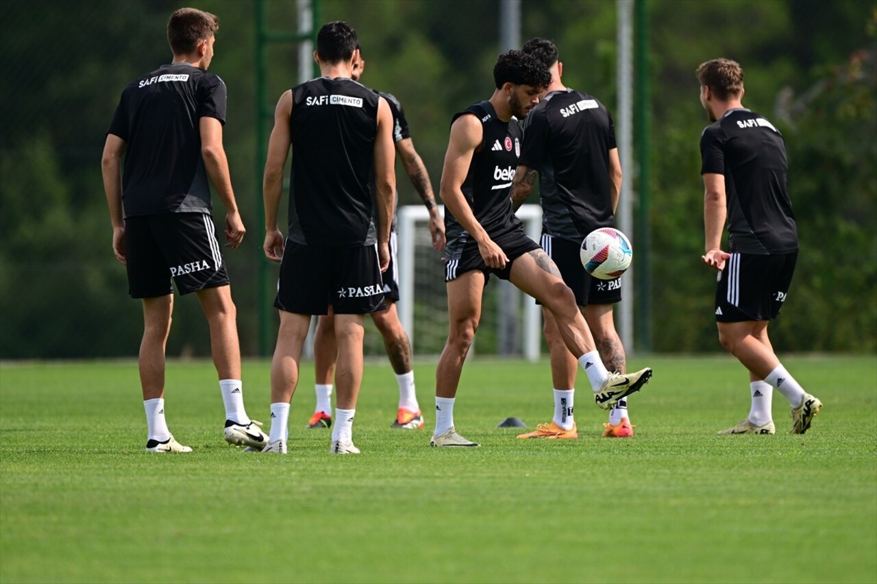 UEFA Avrupa Ligi play-off turu rövanşında yarın İsviçre'nin Lugano takımını konuk edecek Beşiktaş...