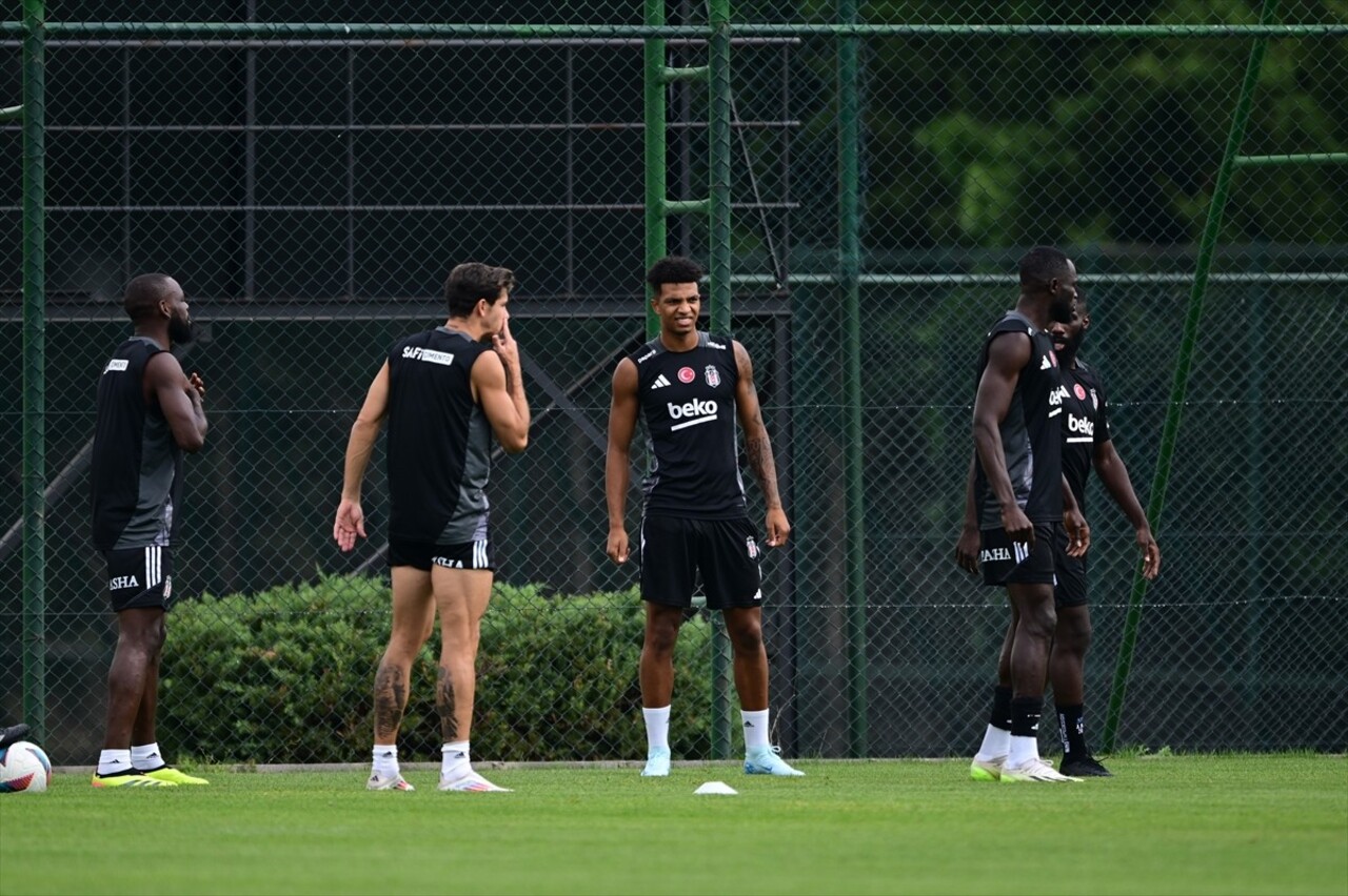 UEFA Avrupa Ligi play-off turu rövanşında yarın İsviçre'nin Lugano takımını konuk edecek Beşiktaş...