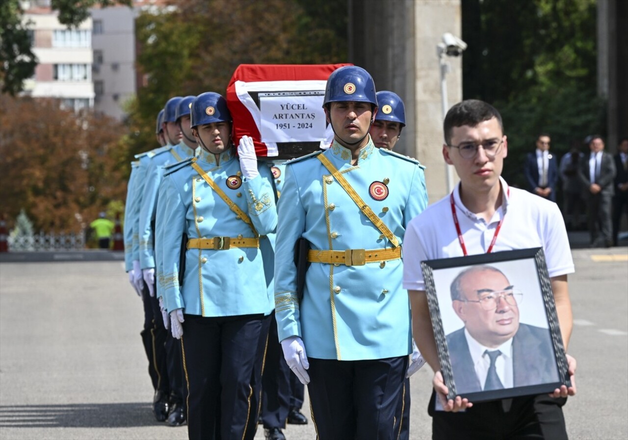 Vefat eden eski CHP Iğdır Milletvekili Yücel Artantaş için Meclis'te cenaze töreni...