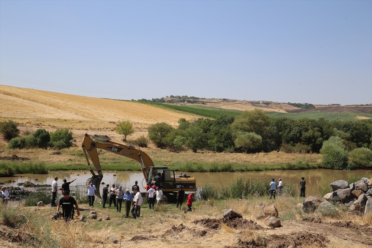 Diyarbakır'ın merkez Bağlar ilçesinde kaybolan 8 yaşındaki Narin Güran'ı arama çalışmalarına devam...