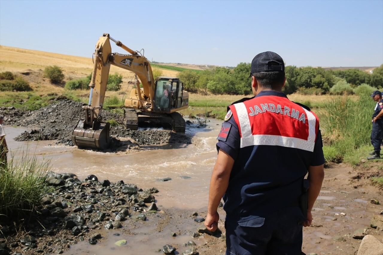 Diyarbakır'ın merkez Bağlar ilçesinde kaybolan 8 yaşındaki Narin Güran'ı arama çalışmalarına devam...