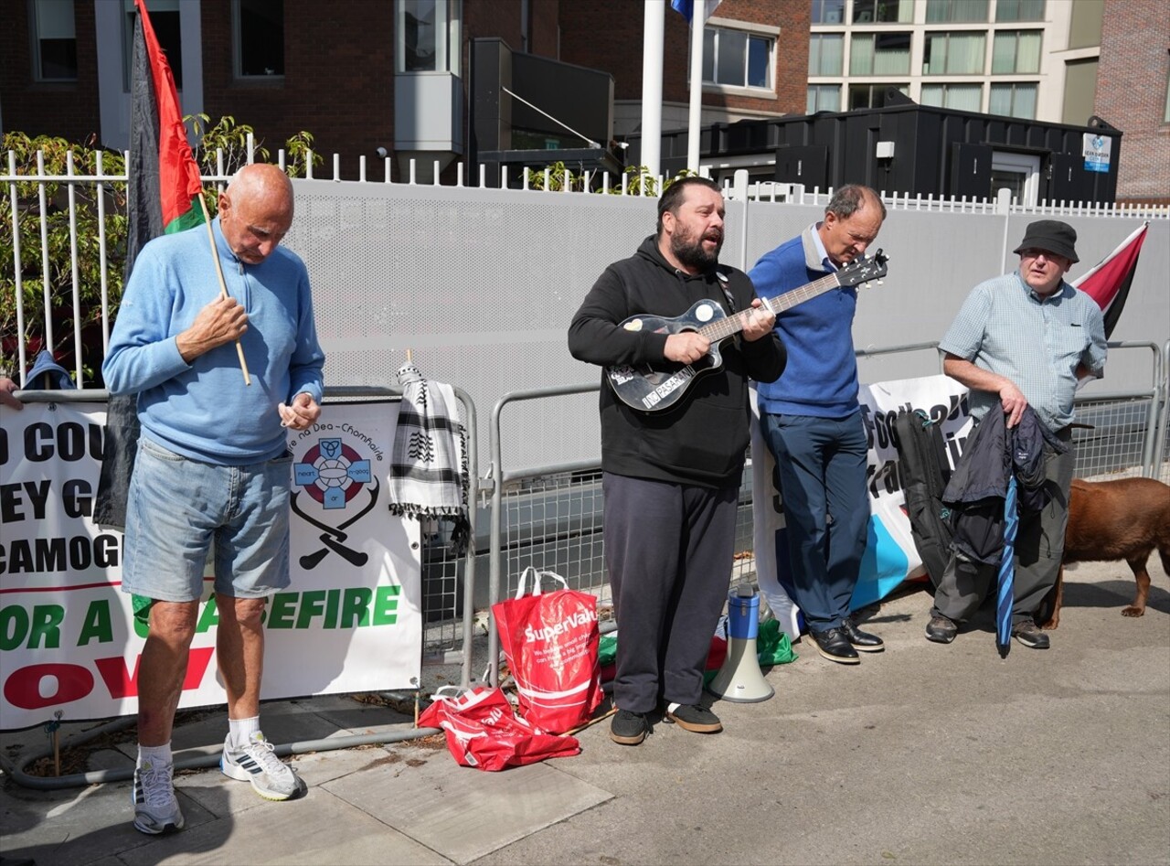 İrlanda'nın başkenti Dublin'de, İsrail'in Filistin'e yönelik saldırılarını protesto etmek amacıyla...