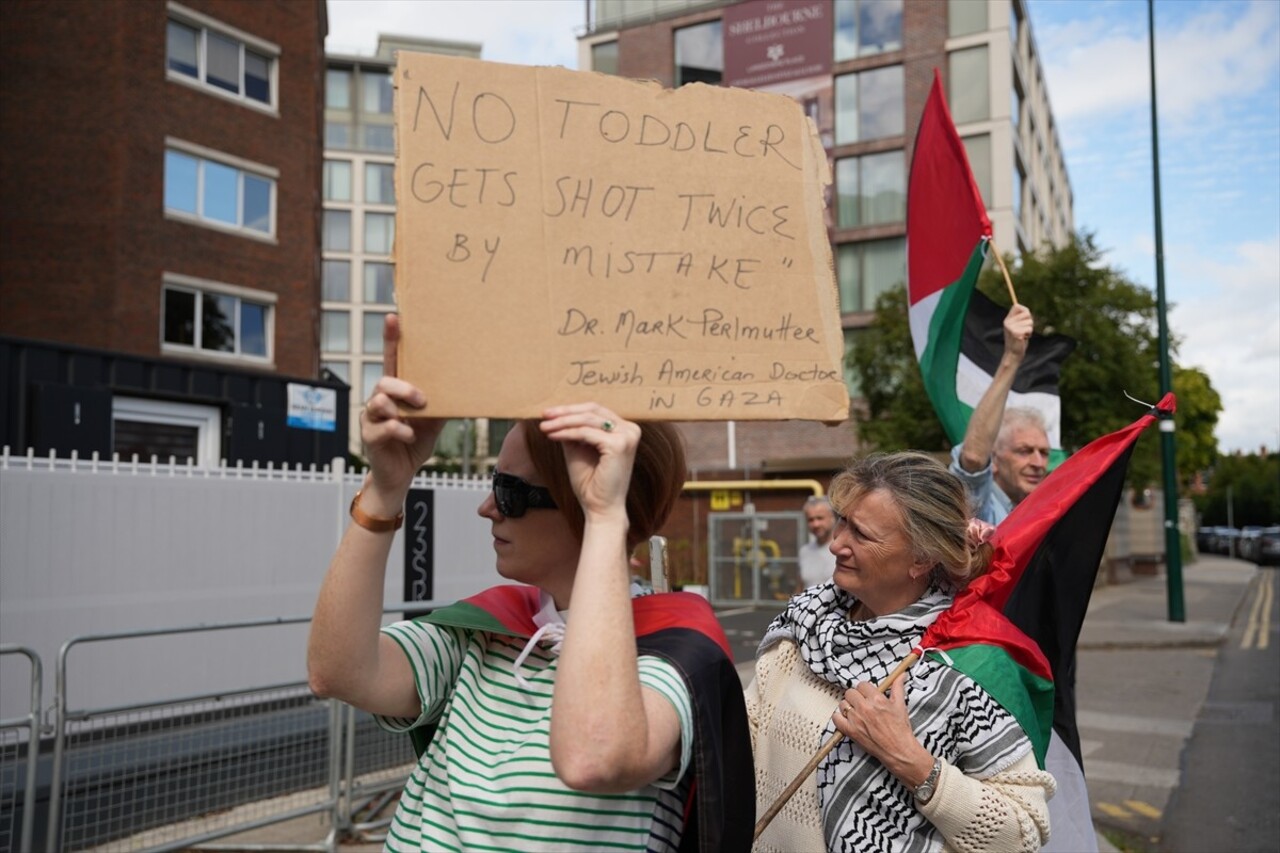 İrlanda'nın başkenti Dublin'de, İsrail'in Filistin'e yönelik saldırılarını protesto etmek amacıyla...