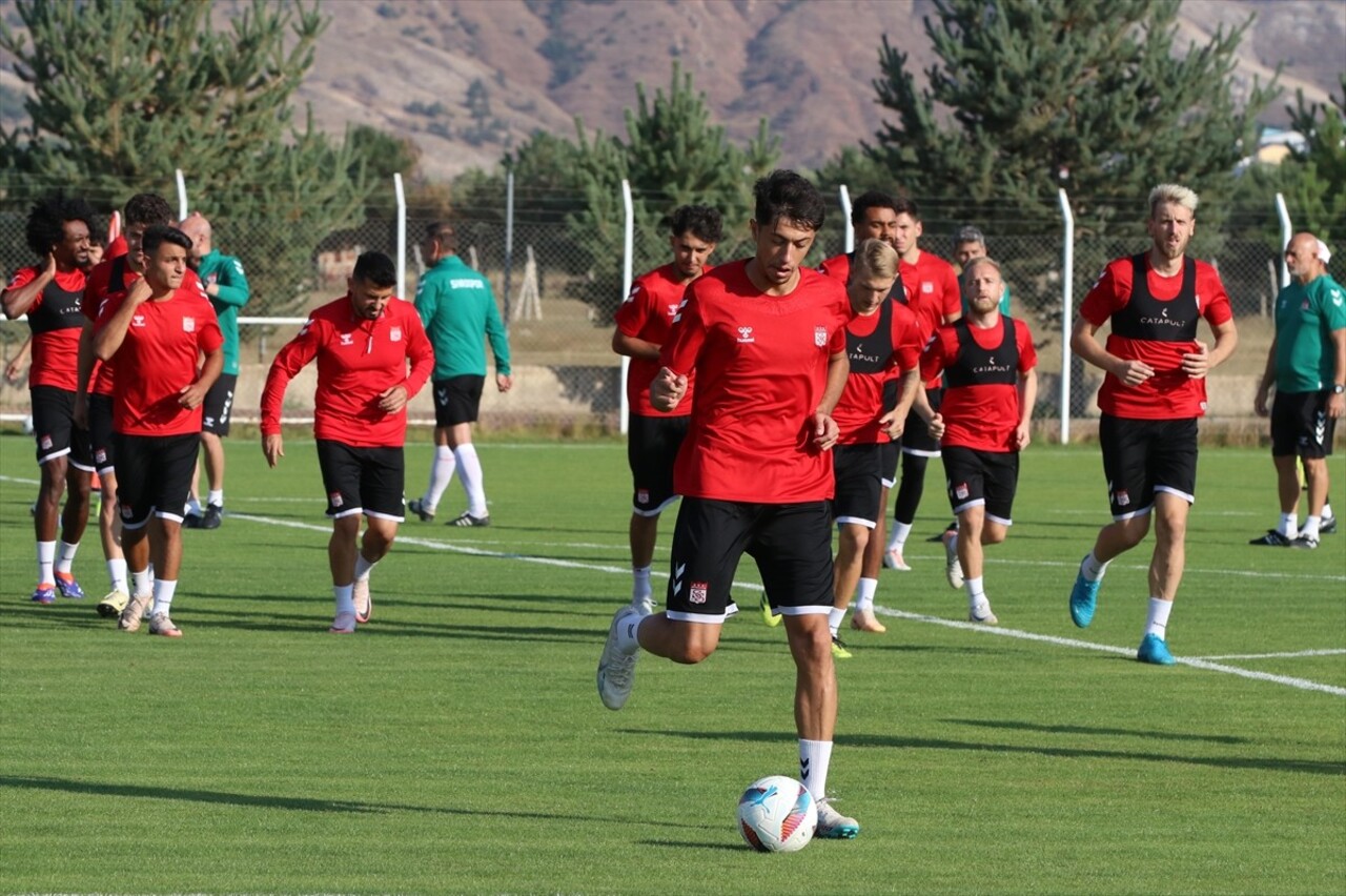 Net Global Sivasspor, Trendyol Süper Lig'in 4. haftasında deplasmanda Beşiktaş ile yapacağı maçın...