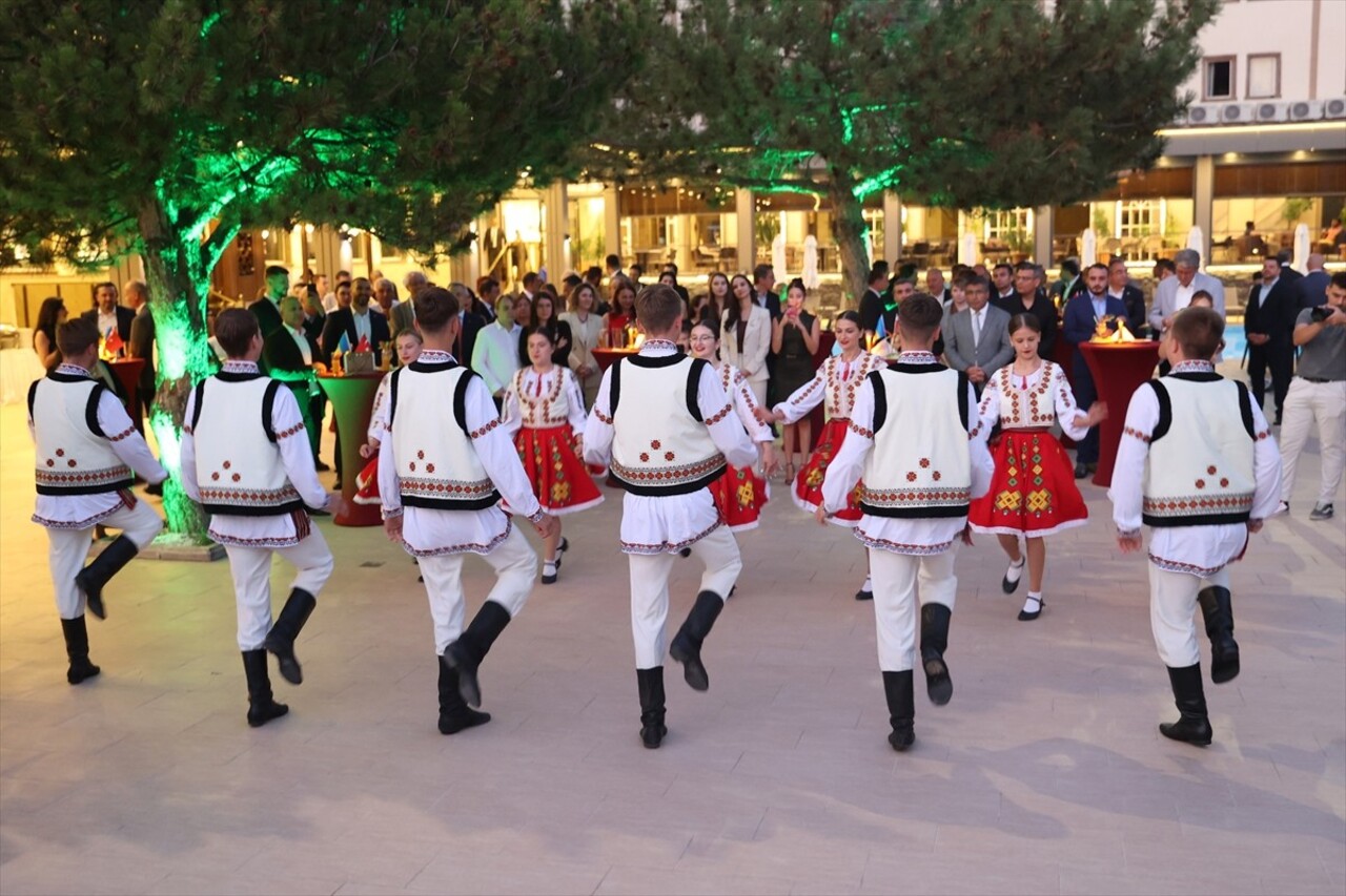 Moldova'nın Nevşehir Fahri Konsolosluğu, Ürgüp ilçesinde düzenlenen törenle açıldı. Programda...