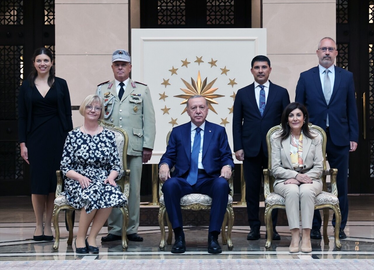 Cumhurbaşkanı Recep Tayyip Erdoğan, Almanya Büyükelçisi Sibylle Katharina Sorg'u kabul etti....