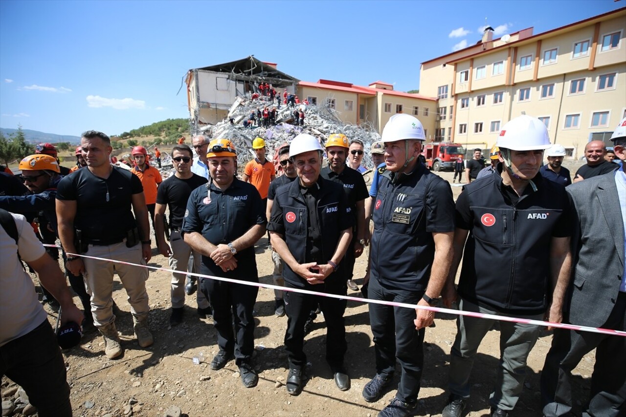 Afet ve Acil Durum Yönetim Başkanlığı (AFAD) tarafından Bingöl'de, Türkiye Afet Planı kapsamında...