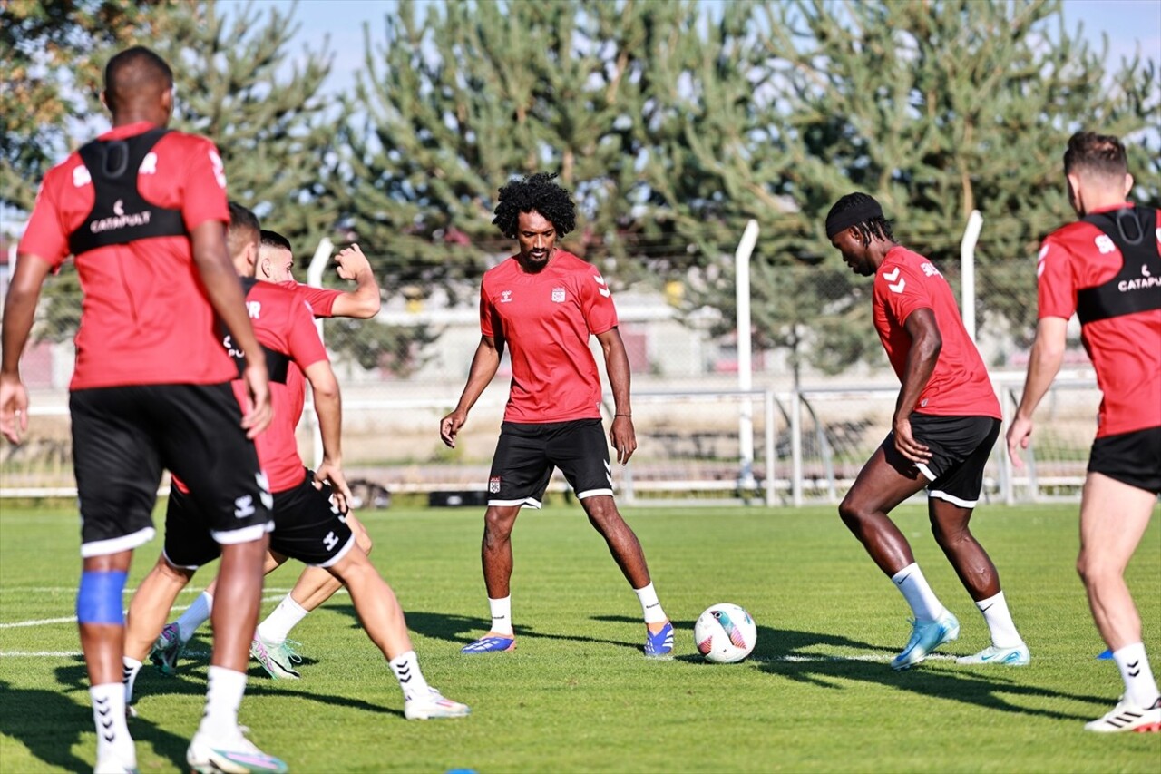 Net Global Sivasspor, Trendyol Süper Lig'in 4. haftasında deplasmanda Beşiktaş ile yapacağı maçın...