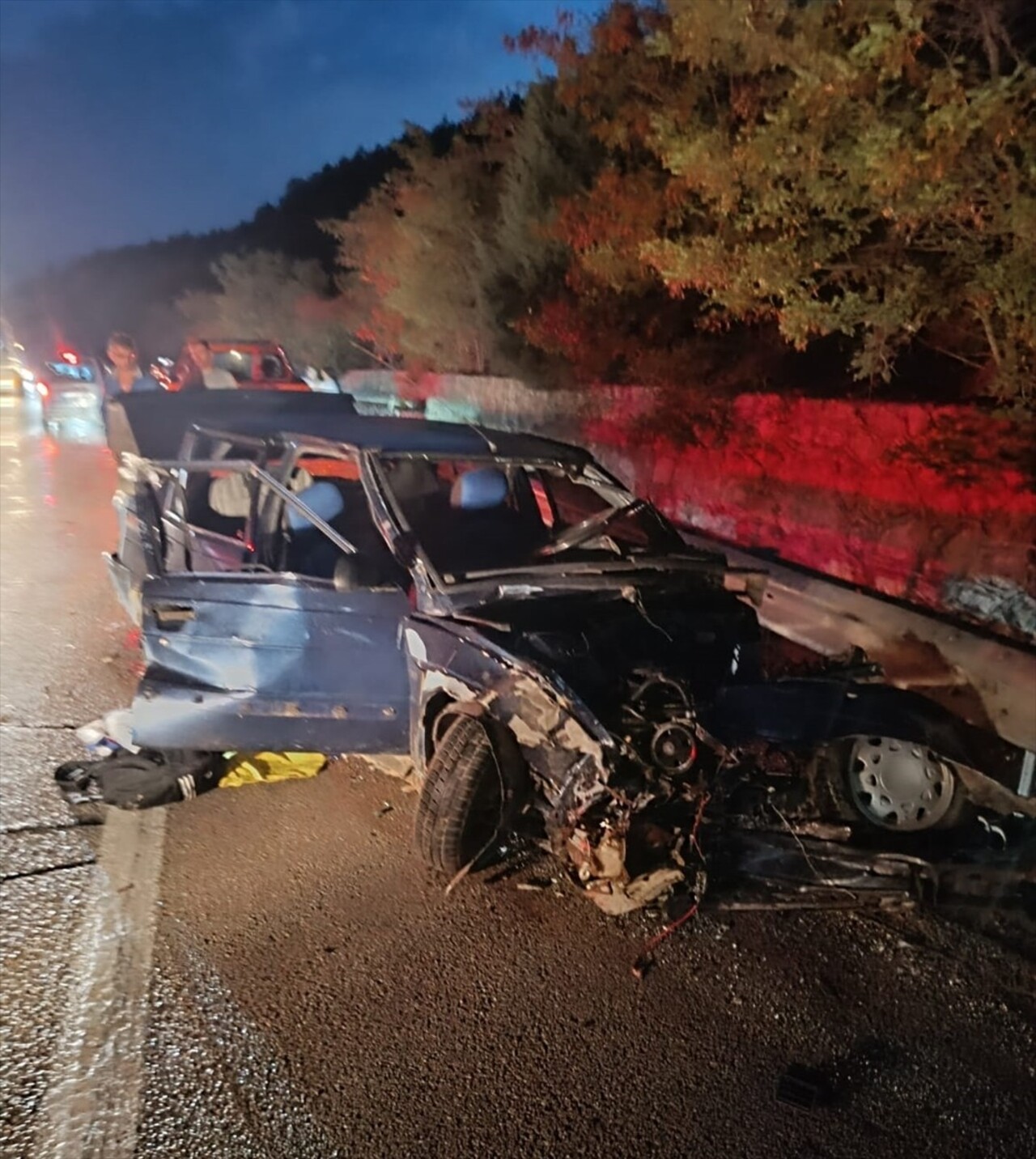 Sinop’ta otomobille minibüsün çarpıştığı kazada 2 kişi yaralandı.