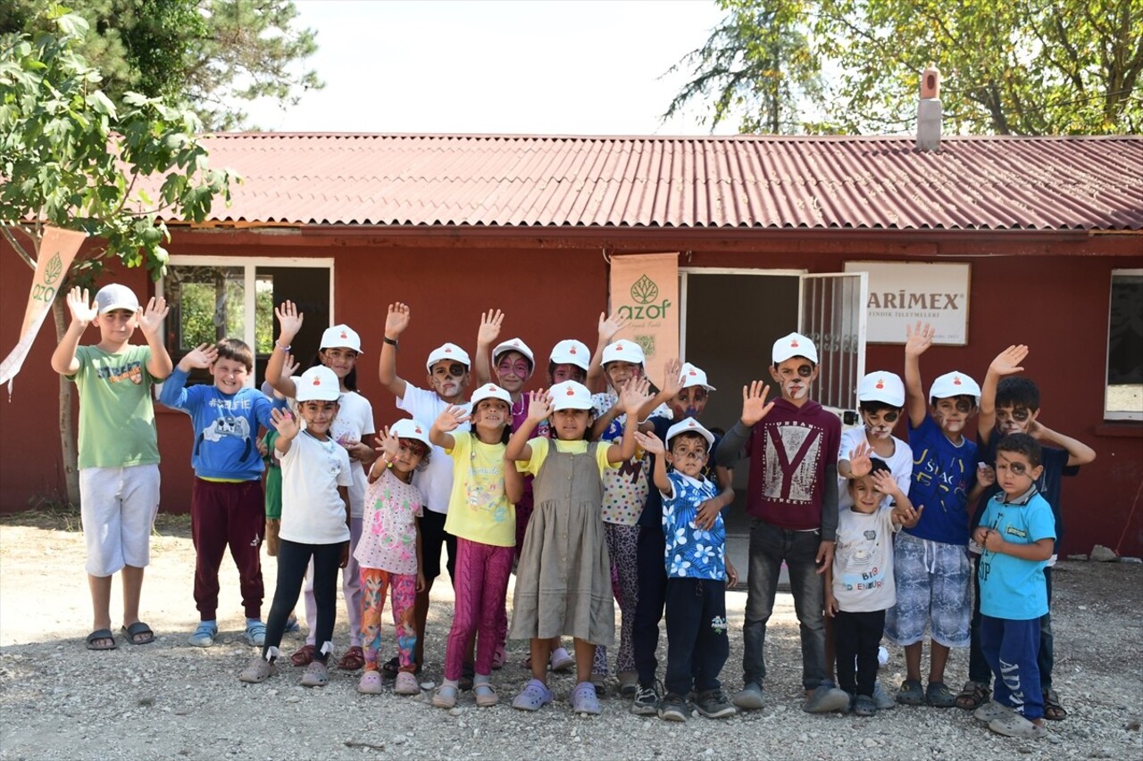 Düzce'de fındık firması çalışanlarınca onarılan köy okulu, fındık işçilerinin çocukları için...