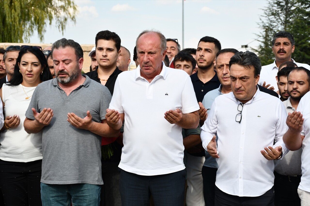 Memleket Partisi Genel Başkanı Muharrem İnce, 30 Ağustos Zafer Bayramı dolayısıyla Kütahya'nın...