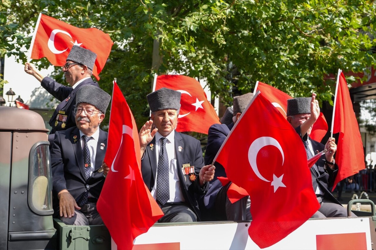 Başkentte, 30 Ağustos Zafer Bayramı kutlama programları kapsamında Türkiye Büyük Millet Meclisi...