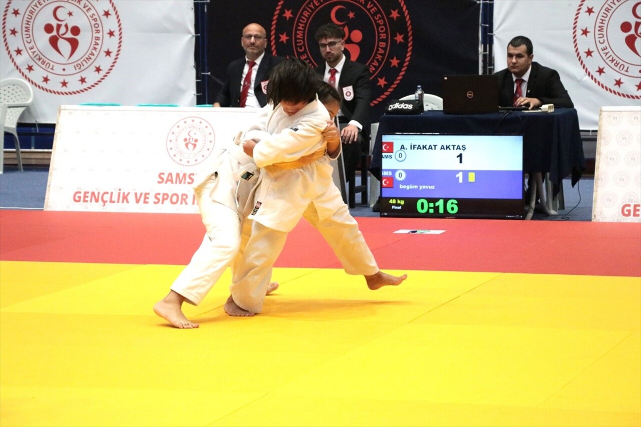 
Türkiye Judo Federasyonu tarafından düzenlenen 20. Karadeniz Judo Turnuvası Samsun'da...