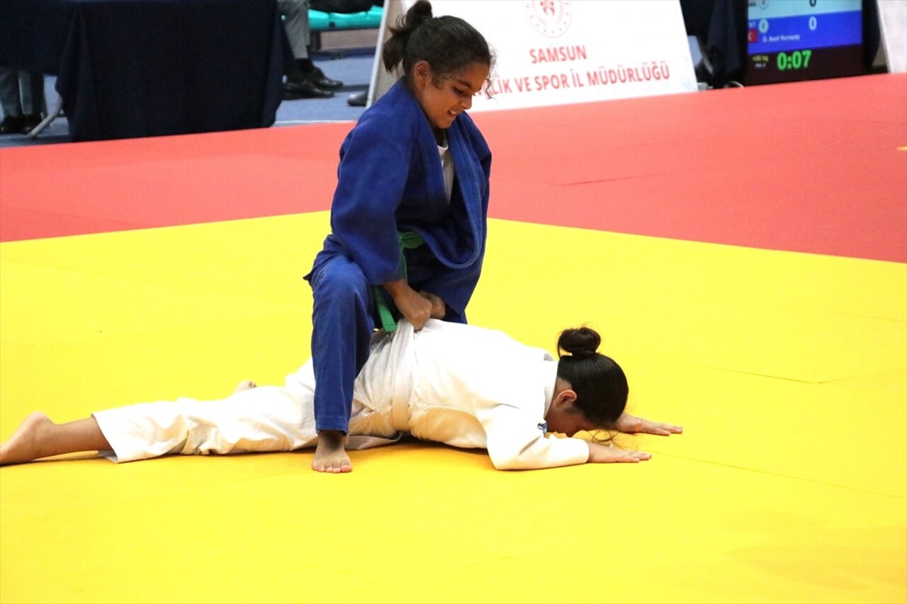 
Türkiye Judo Federasyonu tarafından düzenlenen 20. Karadeniz Judo Turnuvası Samsun'da...