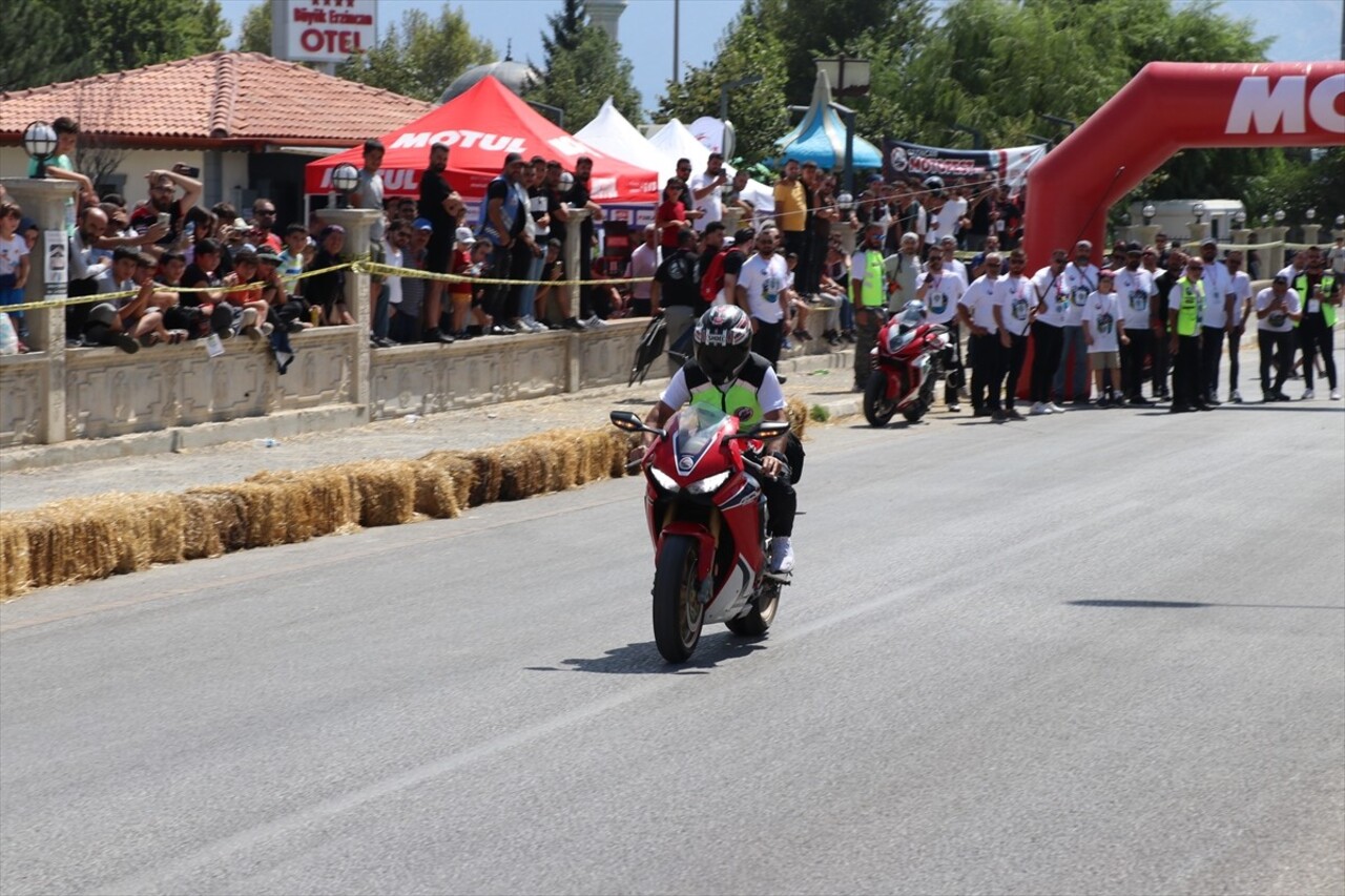 Erzincan'da, Valilik, Erzincan Belediyesi ve Erzincan Motosiklet Kulübü ortaklığında, Erzincan...