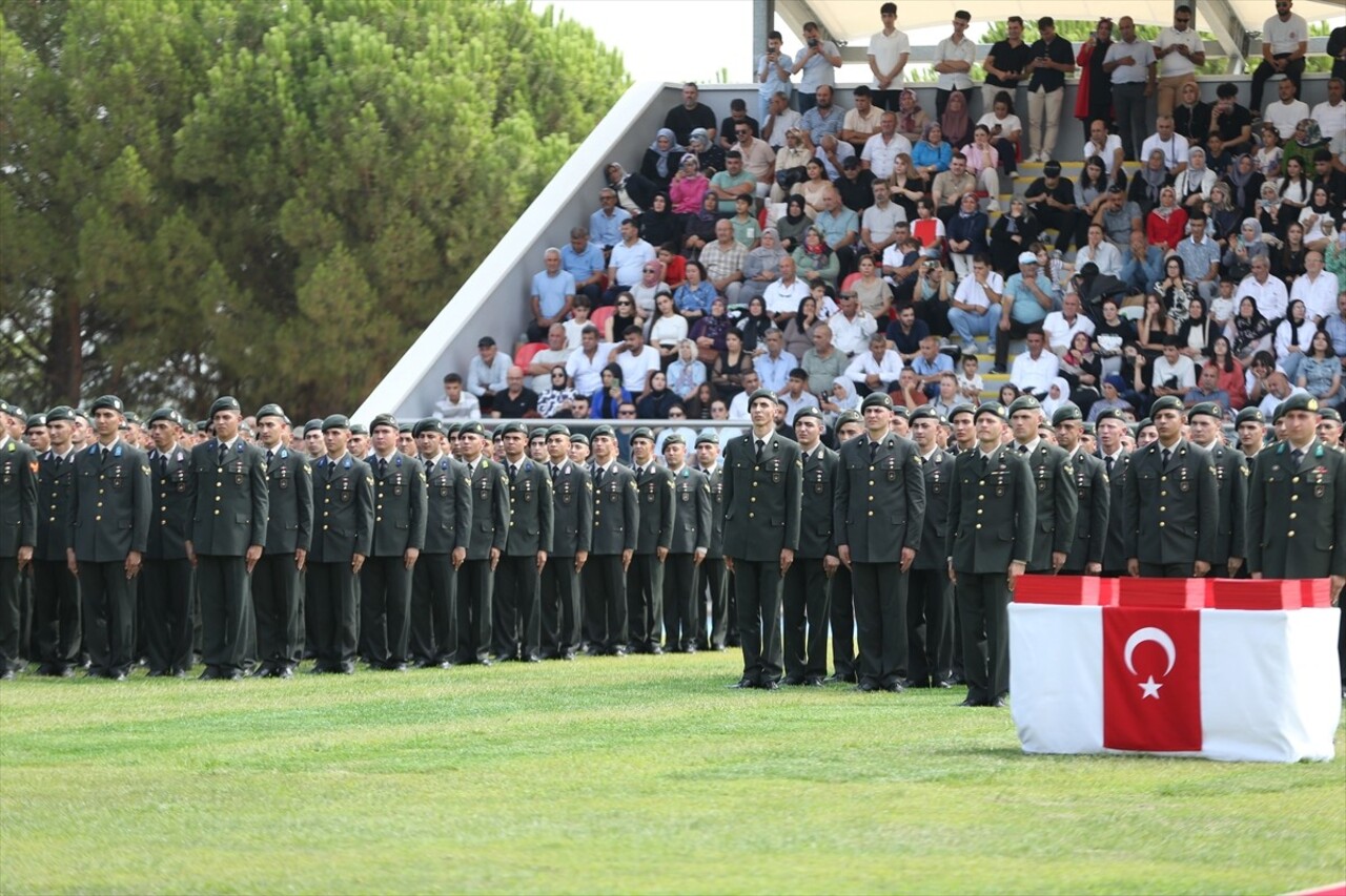 Milli Savunma Üniversitesi (MSÜ) Balıkesir Kara Astsubay Meslek Yüksekokulu'nda Diploma ve Sancak...