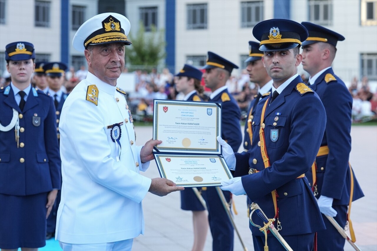 Milli Savunma Üniversitesi Hava Harp Okulu Komutanlığı Diploma ve Sancak Devir Teslim Töreni...