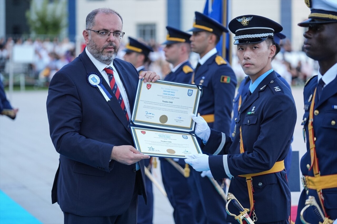 Milli Savunma Üniversitesi Hava Harp Okulu Komutanlığı Diploma ve Sancak Devir Teslim Töreni...