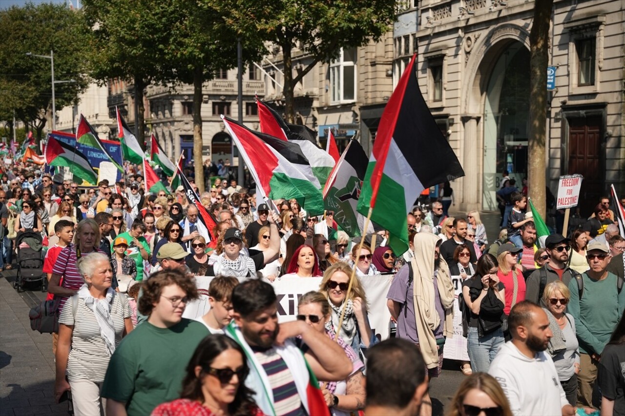 İrlanda'nın başkenti Dublin'de, Filistin'e destek amacıyla ulusal yürüyüş yapıldı. İrlanda...