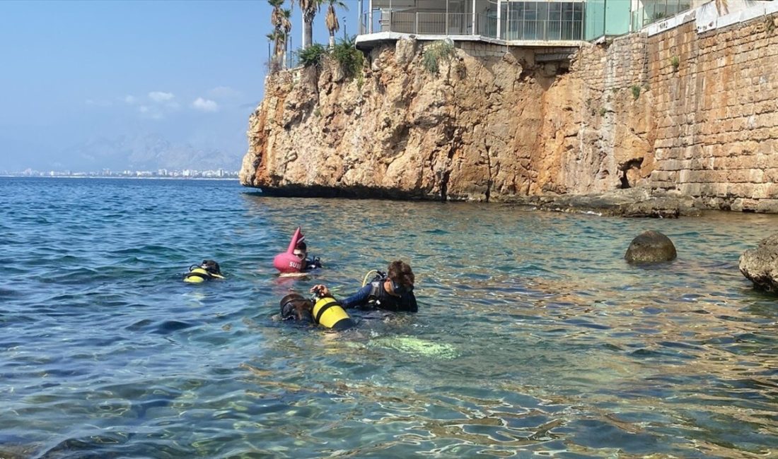 Antalya'nın tarihi Kaleiçi bölgesi,