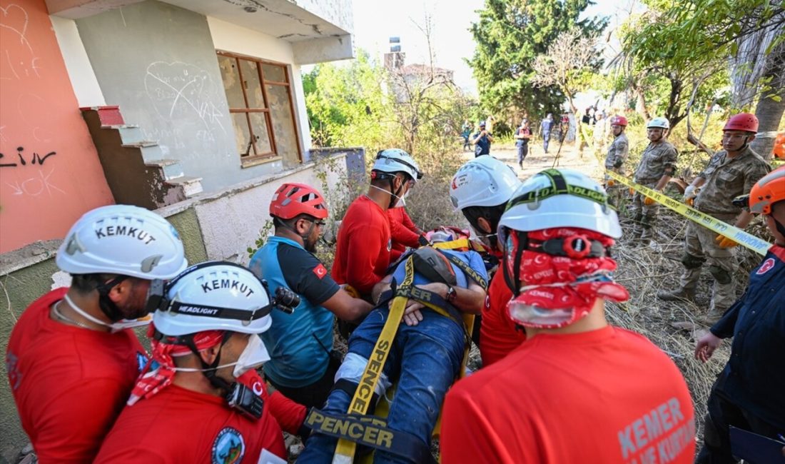 Antalya'da Vali Hulusi Şahin'in