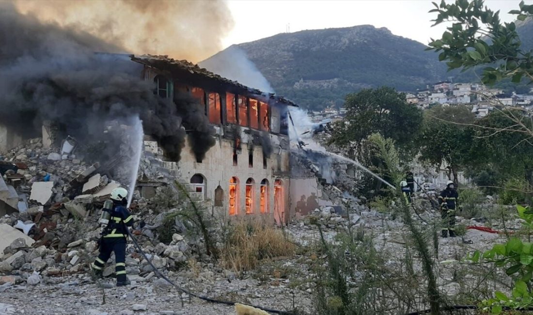 Antakya'da depremler sonrası boşaltılan